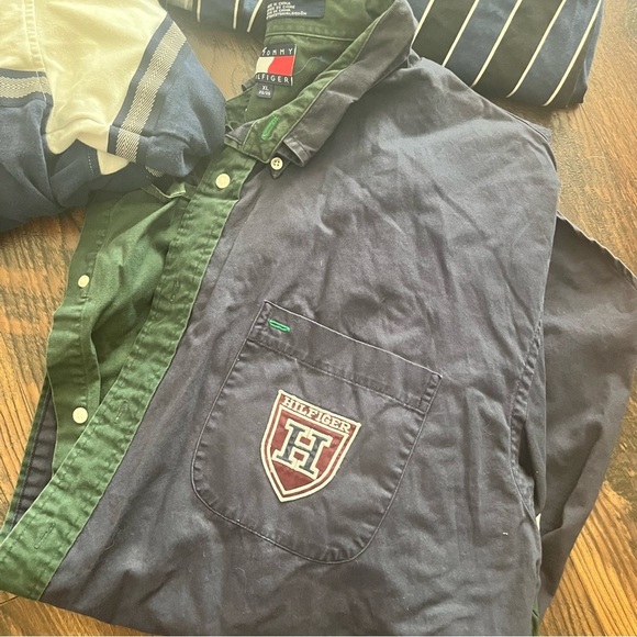 Lot of 3 Long Sleeve Men’s Button Down Tommy Hilfiger Shirts Size XL - Picture 2 of 8